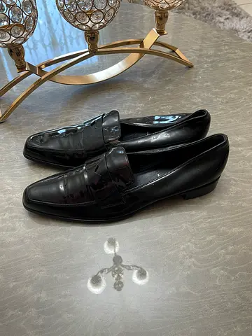 AUTHENTIC PRADA LEATHER LOAFER FOR LADIESSIZE 39