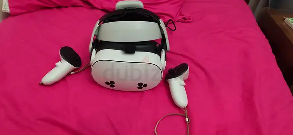 Meta quest 3s with custom headstrap bobo vr m3 pro