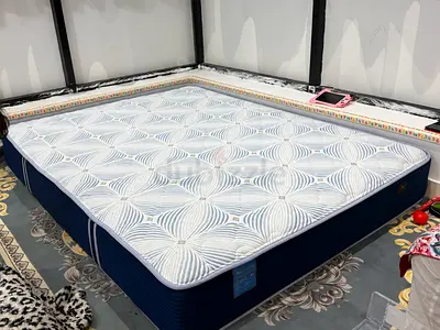 Mattress Queen Size Excellent Condition(200x150x25cm) Danube Home