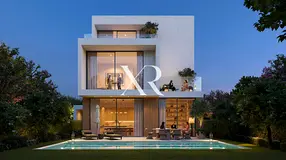 EQUESTRIAN VILLA | PRIVATE GARDEN | MAID’S ROOM