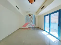 ONE MONTH FREE. 2BHK with 3 washrooms / with balcony / with close hall / with wadrobes / Sqft 1500/ 