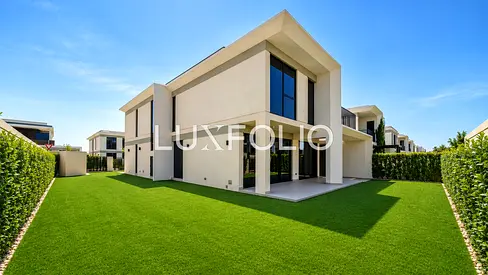 Corner Villa | Vacant Now | Huge Plot