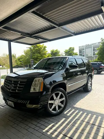 2007 Cadillac Escalade ESV GCC Specs – Spacious Luxury SUV