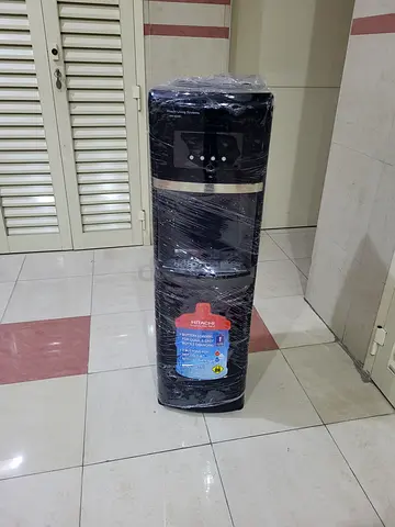 Bottom load water dispenser