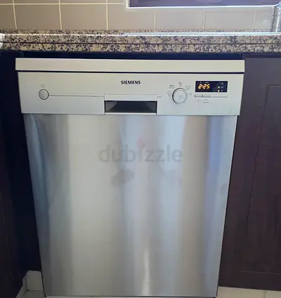 Siemens IQ300 Dishwasher Two Rack Rarely Use Like New