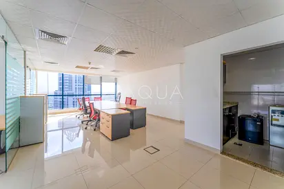 Washroom &amp; Pantry l High Floor | Furnished