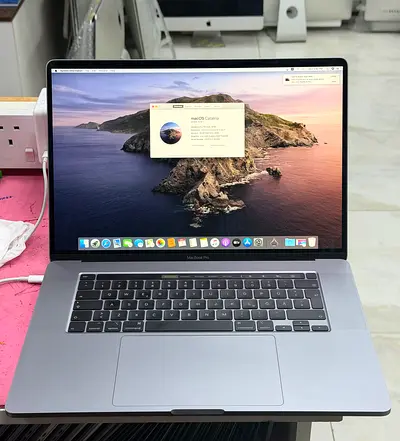 MacBook Pro 2019 16inch ci7 16gb ram 512 gb SSD 4gb graphics Touch Bar and fingerprint sensor