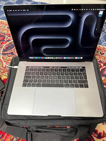 MacBook Pro 2017 16/1TB 15inch touchbar