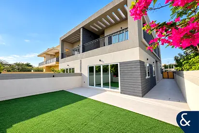 Custom Built | Park Backing | Modern Finish