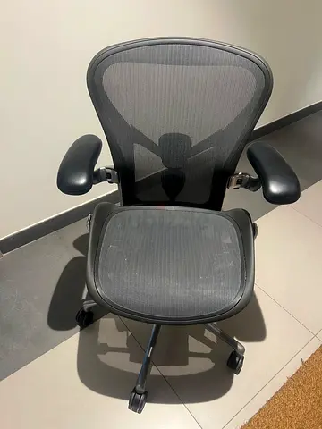 Herman miller remastered size B fully loaded