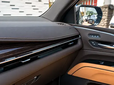 2021 Cadillac ESCALADE — миниатюра 18