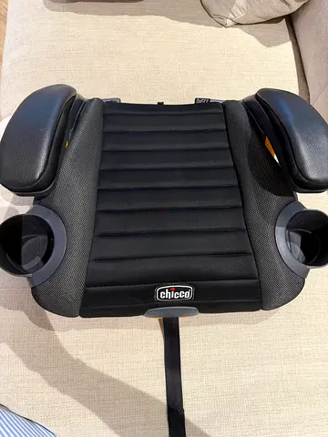 Chicco Backless Booster Car Seat with Cup Holders - Good Condition