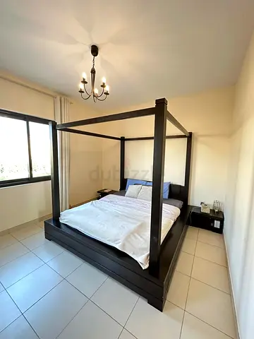 Super king size Dark Wood Four-Poster King Bed with Side Tables and dressing Good Condition