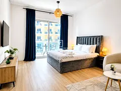 FULLY FURNISHED | MODERN LIVING & SPACIOUS
