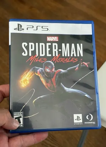 Spider-Man miles morales ps5(negotiable)