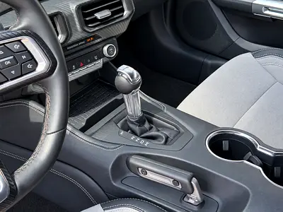 2024 FORD MUSTANG photo 4