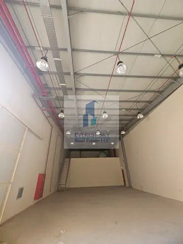 30 KW power with toilet for URGENT LEASE !!