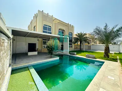 Big Independent Comercial Villa - Beach road Facing