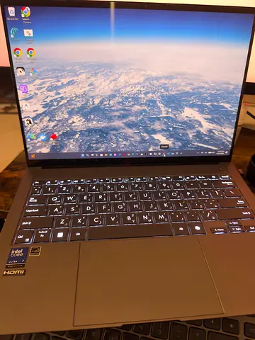 32 GB oled 1 TB Intel ASUS Zenbook S 14  – Premium Warranty – Excellent Condition