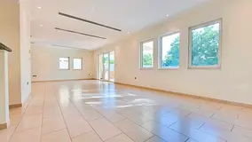 INDEPENDENT 3BR VILLA+GARDEN SPACE-JUMERIAH PARK
