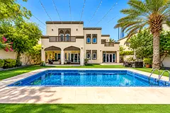 Immaculate Upgraded 5 Bed | Internal Location