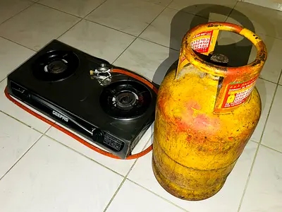 Geepas 2-Burner Gas Stove + 11kg Gas Cylinder for Sale