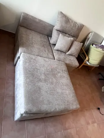 Grey L-shaped-seater Sofa with Chaise and Coffee Table