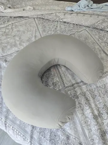 Grey U-shaped Body / Pregnancy Pillow - Good Condition
