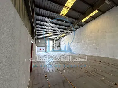 مستودع للإيجار في الصناعية 15 – 3,200 قدم – 3 فاز