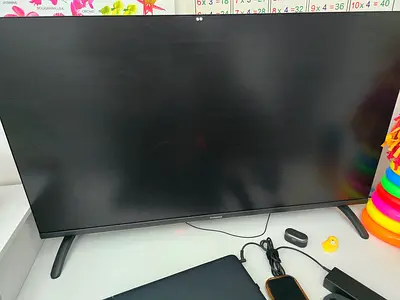 Non Smart Full HD TV 42"