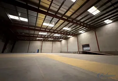 Commercial Warehouse | Big Height | Loading Bay