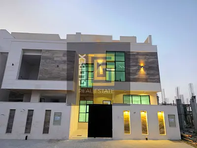 Townhouse for sale at an attractive price, featuring 5 master bedrooms, spacious layouts, and a sop