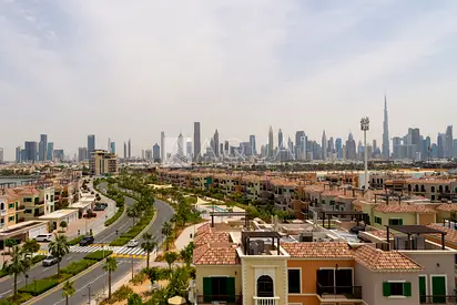 Skyline &amp; Sea Vistas | Huge Terrace | Corner Unit