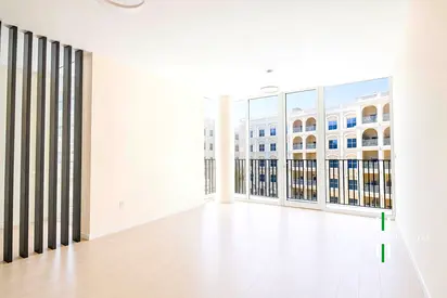 SPACIOUS LIVING AREA | OPEN VIEW | VACANT