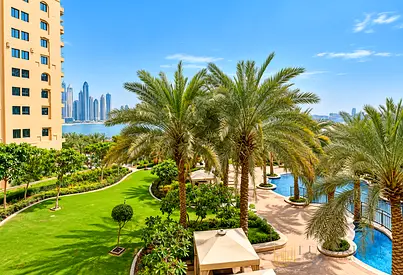 Sea View | Upgraded | High Floor