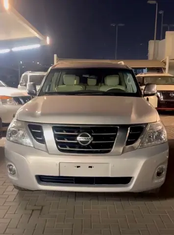 2013 Nissan PATROL 照片 2