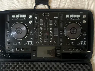 Pioneer XDJ-RX1 Professional DJ Controller with Case