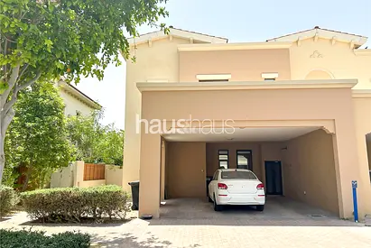 Spacious Layout | Available End Oct | End Unit
