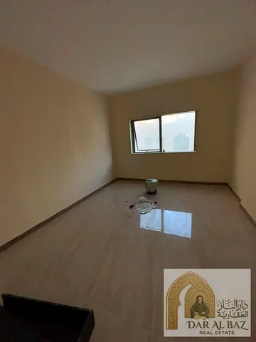 🏠 للايجار السنوي في عجمان – النعيمية 1 📍 بجوار جسر غلفا 🛏️ غرفة وصالة 🛁 1 حمام 🌇 بلكونة بإطلالة مفتوحة 💰 السعر: 28,000 درهم سنويًا 💳 الدفعات: