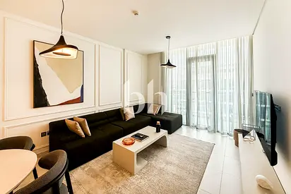 Contemporary | Upgraded | Ready to move in