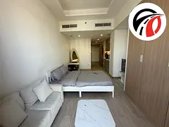 Deluxe Furnished Spacious Layout Studio
