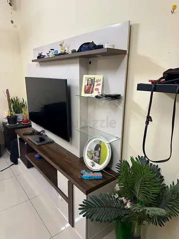 ✨ ALMOST NEW: Premium Modern TV Unit For Sale – Muwaillah! ✨