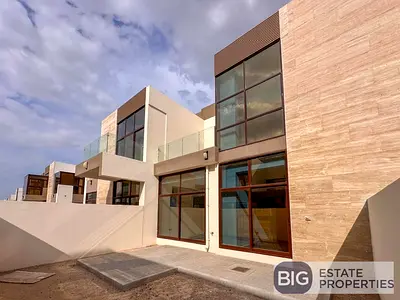 Contemporary 3BR Villa | Elie Saab Vie | Courtyard & Community Views