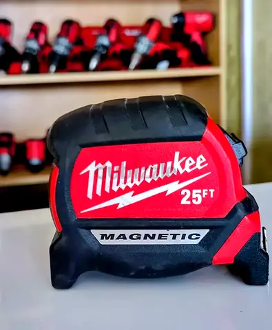 MILWAUKEE METER TAPE