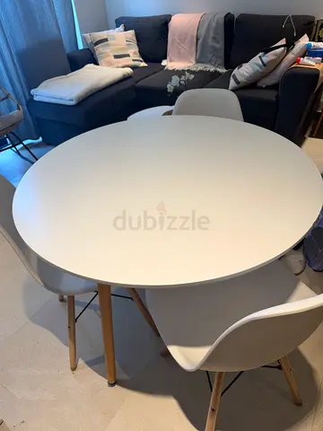 Modern Dining Table with 4 Chairs - Excellent Condition