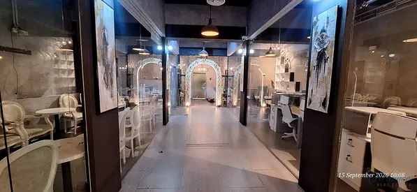 BIG & SPACIOUS SHOWROOM| FULLY FITTED