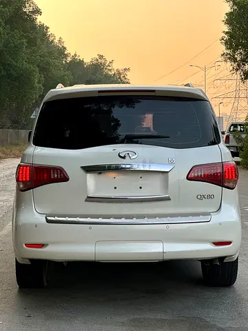 2015 Infiniti QX80 照片 8
