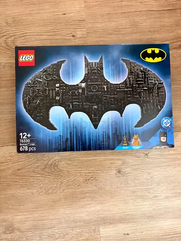 BARGAIN BRAND NEW LEGO 76330 DC BATMAN LOGO