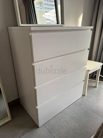 Chest of 4 drawers