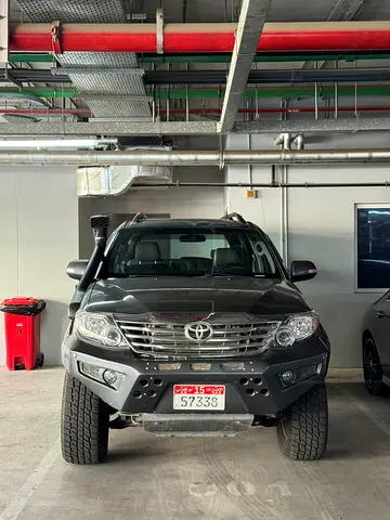 Toyota Fortuner SR5 2012 GCC Specs